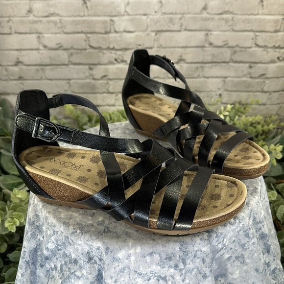 AXXIOM Naomi Black Gladiator Strappy Low Wedge Comfort Sandals WMS 9M🌞EUC🌞 - Picture 11 of 11